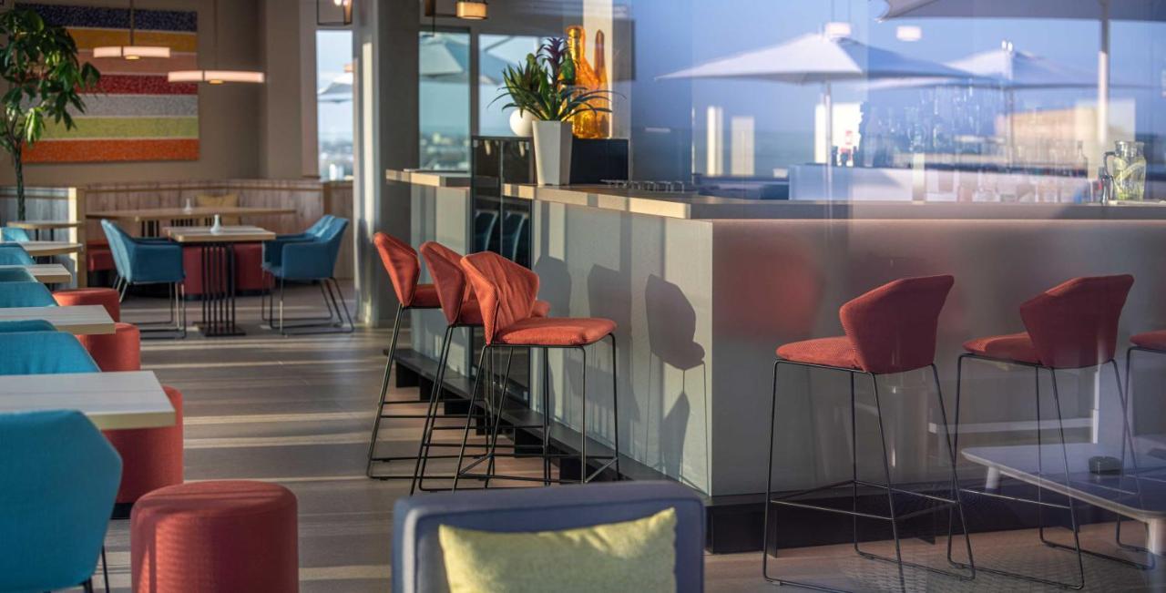 J44 Lifestyle Hotel Lido di Jesolo Bagian luar foto The bar at the 101 Sky Bar