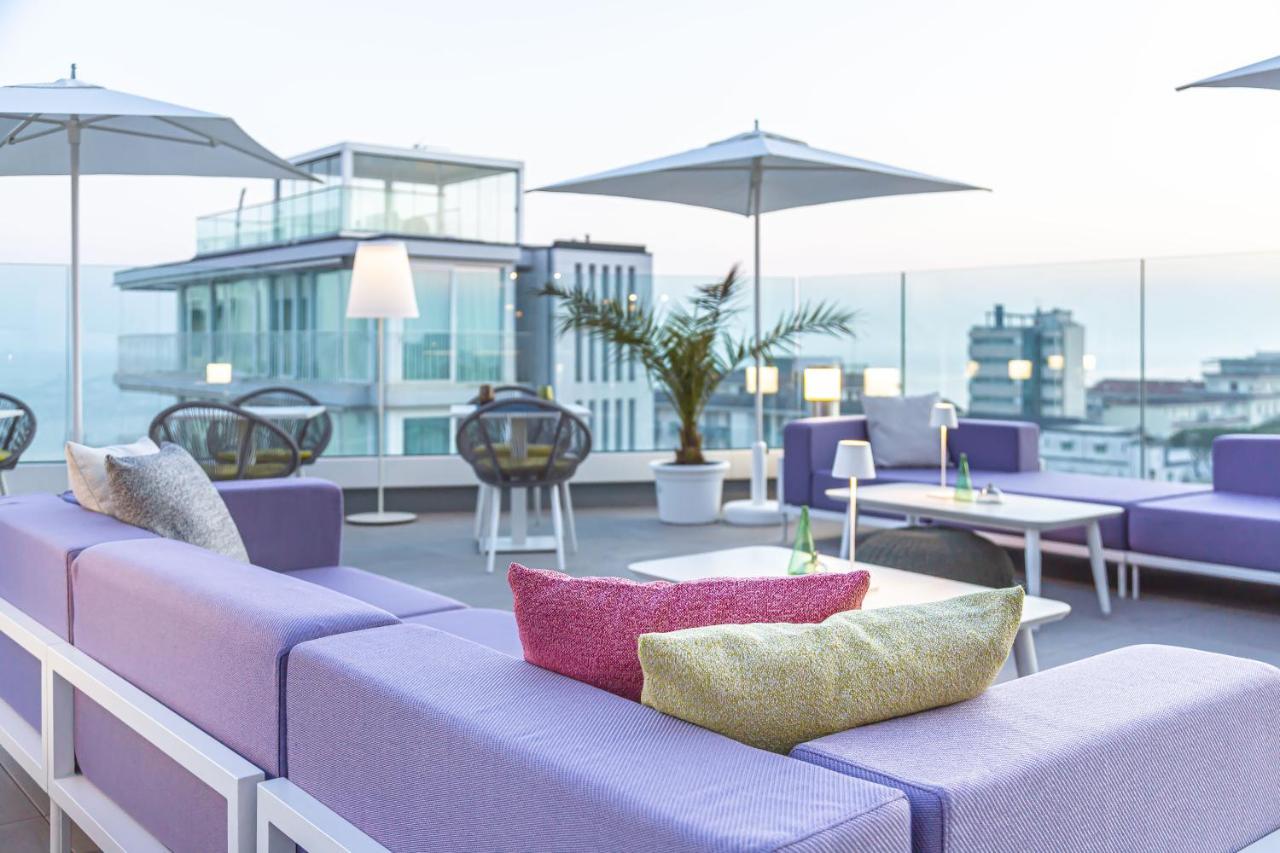 J44 Lifestyle Hotel Lido di Jesolo Bagian luar foto The rooftop bar