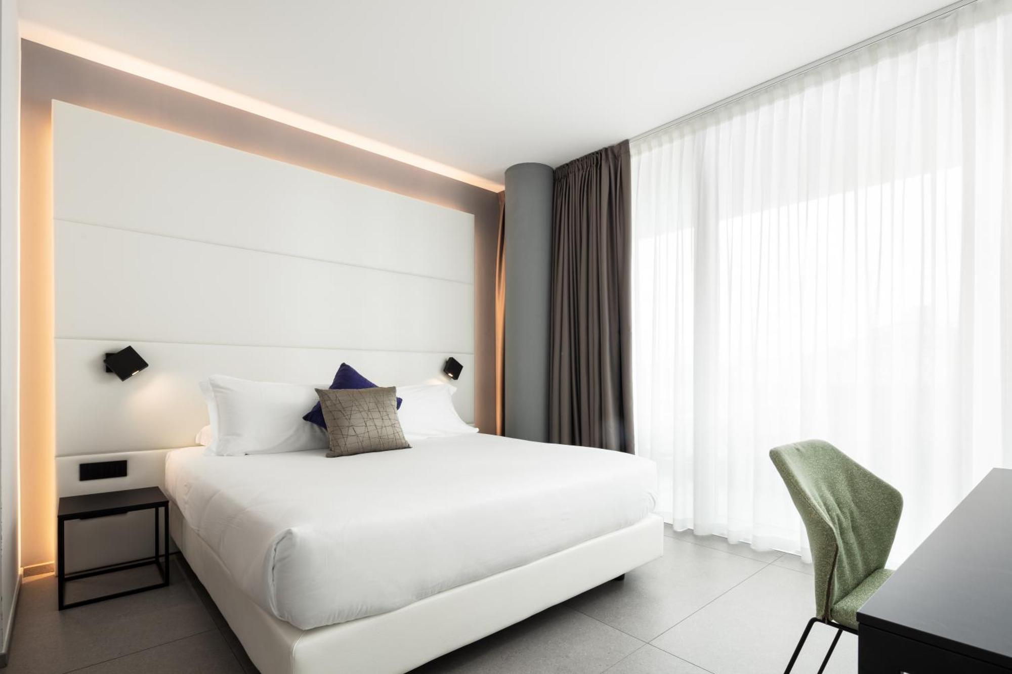J44 Lifestyle Hotel Lido di Jesolo Bagian luar foto Deluxe room